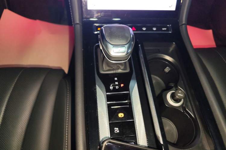 Used Hongqi H5 2023 2.0T Automatic Smart Connect Flagship Edition
