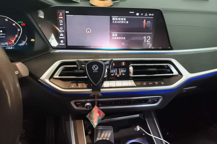 Used BMW X7 2019 xDrive40i Luxury M Sport Package Audio And AC Panel