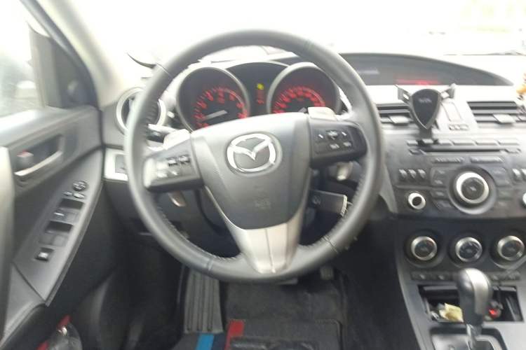 Used Mazda 3 2012 Hatchback 2.0L Automatic Luxury Model
