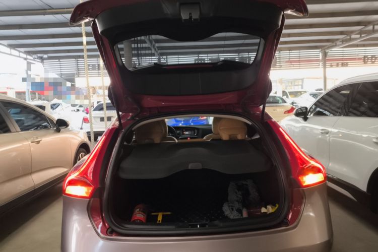 Used Volvo V40 2018 T3 Zhiyi Edition