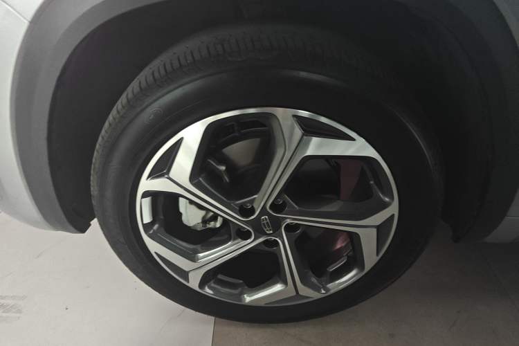 Used Geely Auto Monjaro L 2024 2.0TD High-Power Automatic Two-Wheel Drive Yunqi Version Left Front Wheel Hub