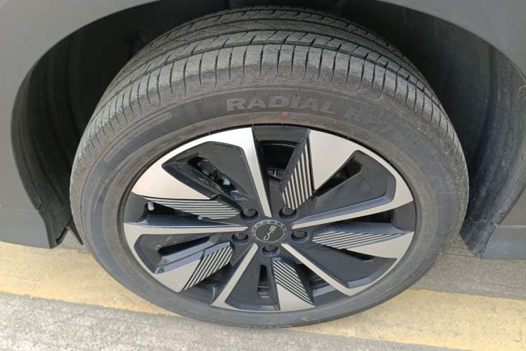 Used BYD Song PLUS New Energy 2025 DM-i 112KM Prestige Model Exterior 4