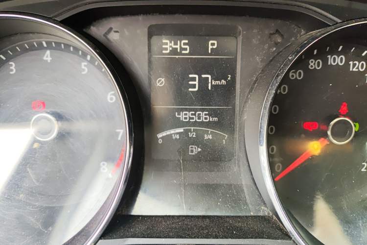 Used Volkswagen Lavida 2017 1.6L Automatic Comfort Edition Odometer Close Up