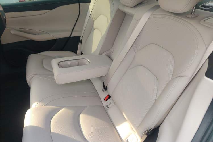 Used Xiaomi Auto SU7 2024 Rear-Drive Long-Range Intelligent Driving Version