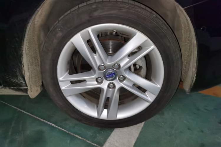 Used Volvo V60 2014 Restyled T5 Zhiya Edition
