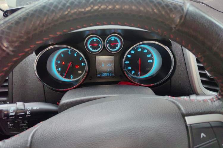 Used CHANGAN CS35 2012 1.6L Manual Luxury Model China IV Standard Instrument Cluster