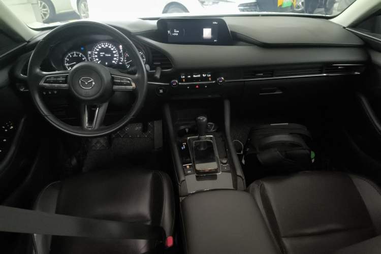 Used Mazda 3 Axela 2020 2.0L Automatic ZhiXuan Edition Center Console
