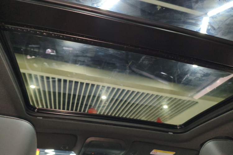 Used Cadillac XT4 2021 28T Two-Wheel Drive Leading Version Headliner