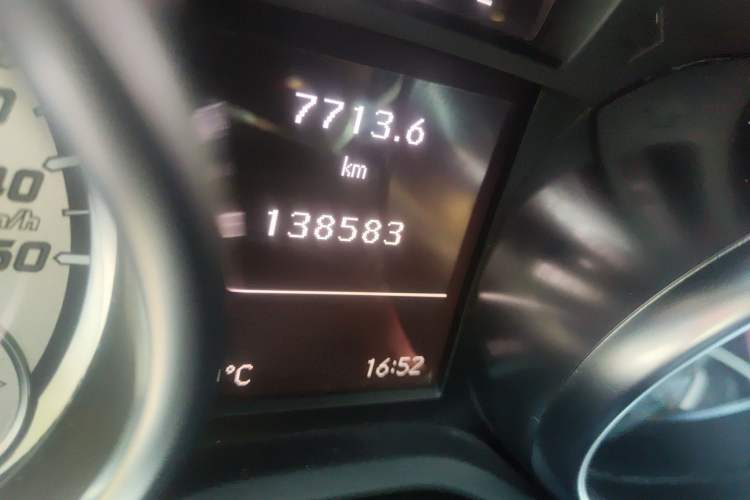 Used Mercedes-Benz SLK-Class 2011 SLK 200 Fashion Model
