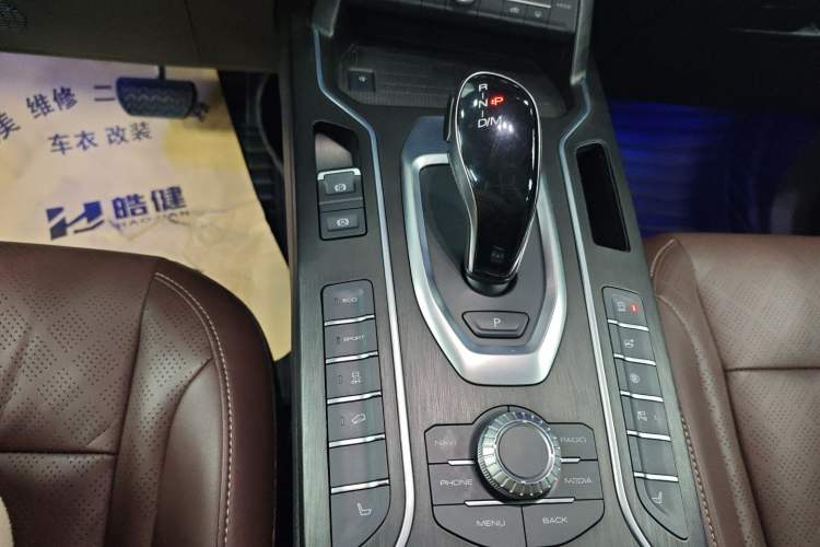 Used Wey VV6 2021 2.0T Two-Wheel Drive Smart Plus