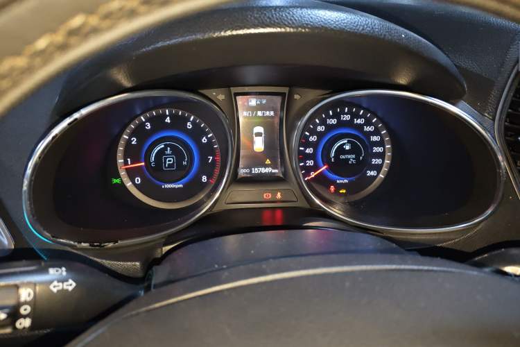 Used Hyundai Santa Fe 2013 2.4L Automatic 4x4 Smart Version Instrument Cluster