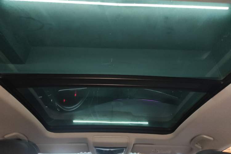 Used Volkswagen Passat 2020 Facelift 330TSI Elite Edition China VI Standard Headliner