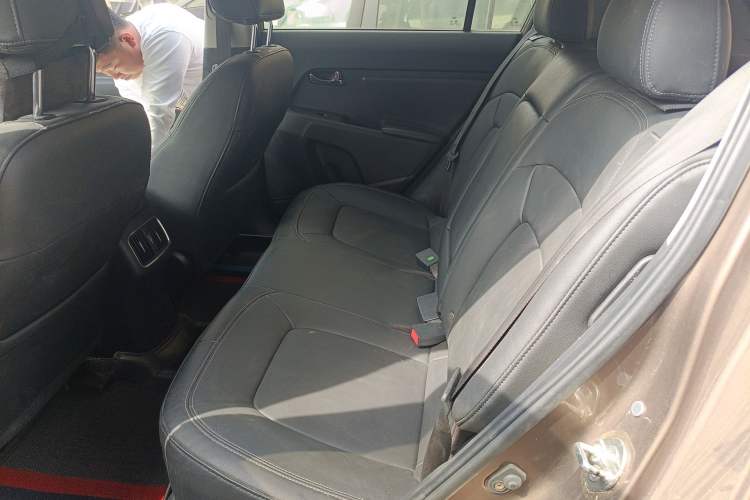 Used Kia Sportage R 2015 2.0L Automatic Two-Wheel Drive DLX Model Left Rear Seat