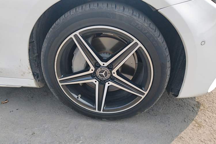 Used Mercedes-Benz E-Class 2019 Restyled E 300 L Sporty and Stylish Edition