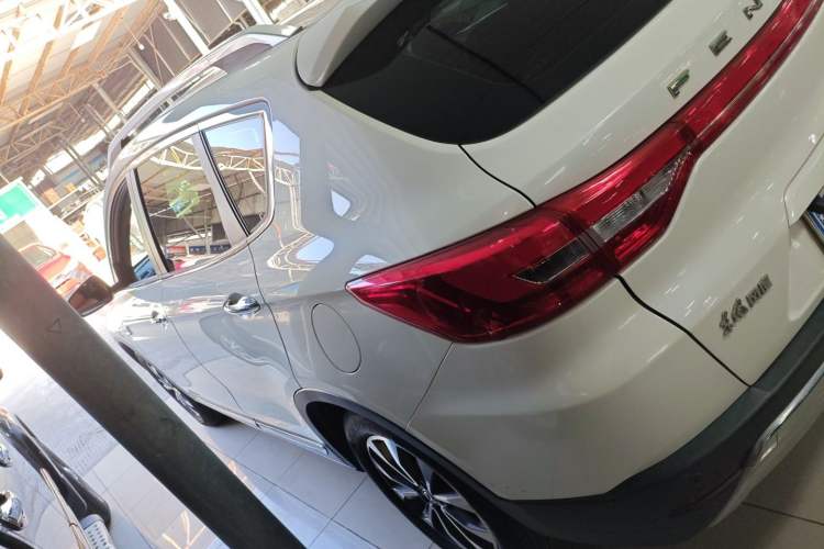 Used Dongfeng Fengdu MX5 2016 2.0L Automatic Flagship Edition