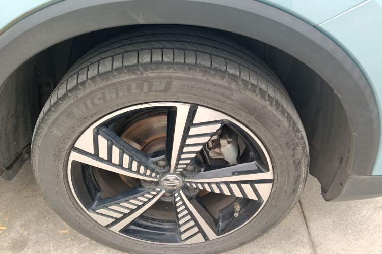 Used MG EZS Electric 2019 E-Pro Edition Right Front Wheel Hub