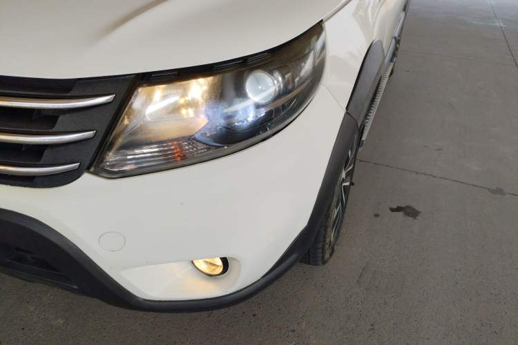 Used FORTHING Joyear X5 2016 1.6L Manual Luxury Edition
