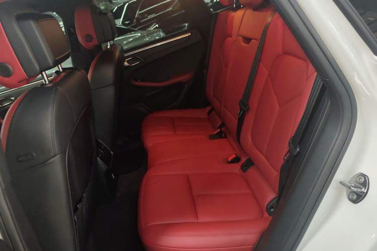 Used Porsche Macan 2018 Macan 2.0T Left Rear Seat