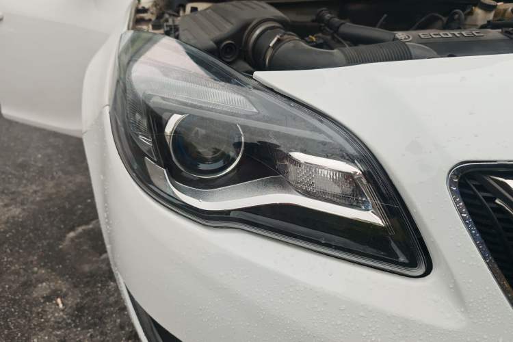 Used Buick Regal 2015 1.6T Elite Tech Model Right Front Headlight