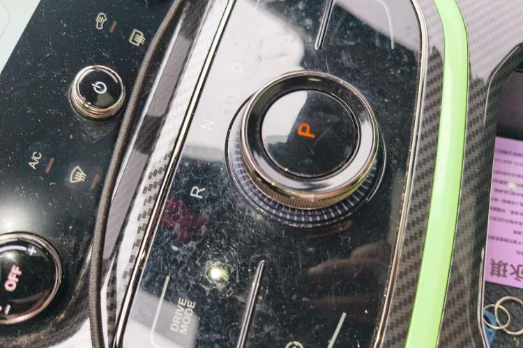 Used NETA U 2022 Zhi610 Pro Ternary Lithium Gear Lever