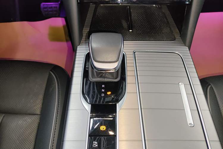 Used Hongqi HS7 PHEV 2024 2.0T PHEV Four-Wheel Drive Flagship Edition 6 Seats