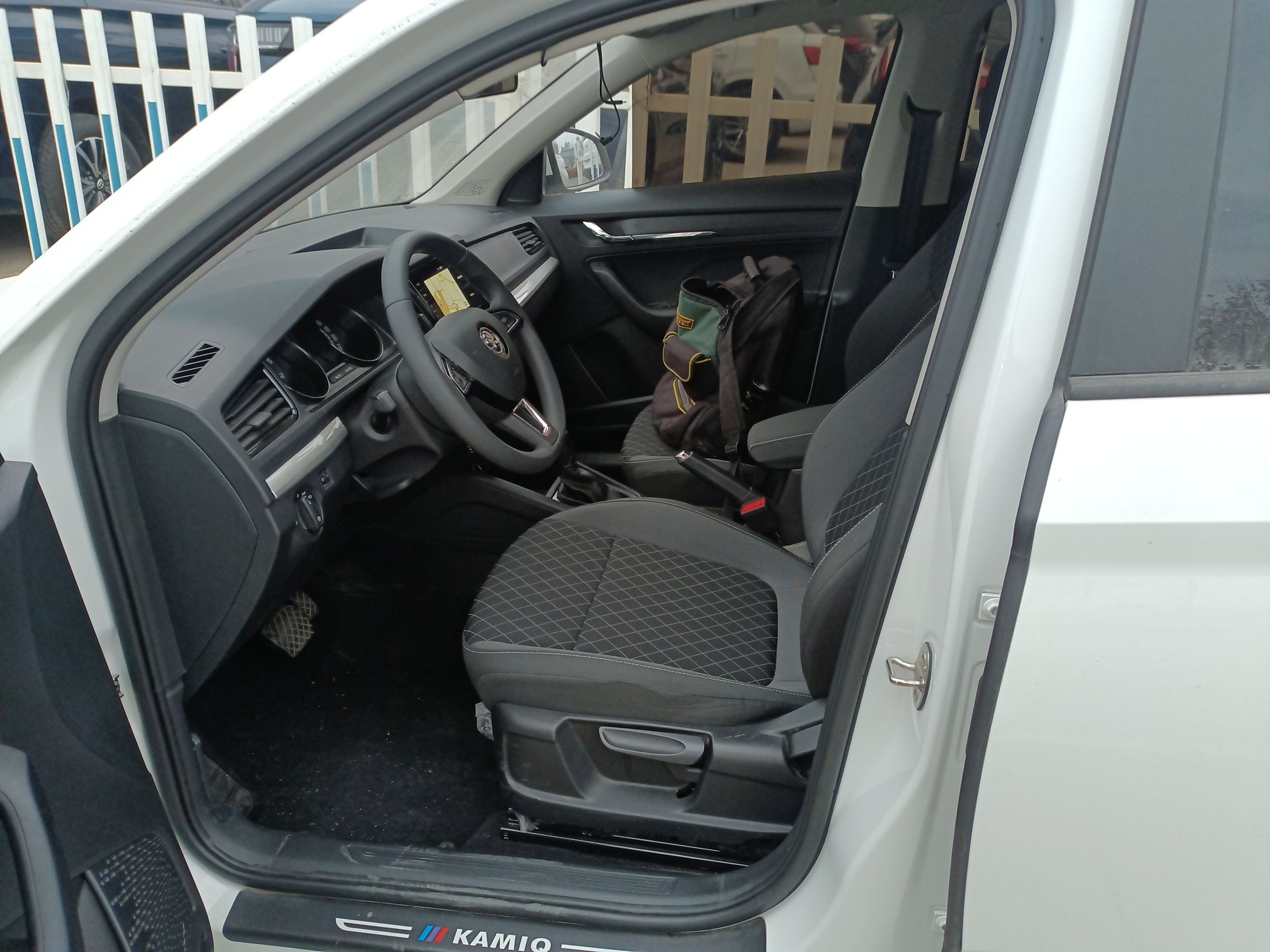 Переднее сиденье в автомобиле