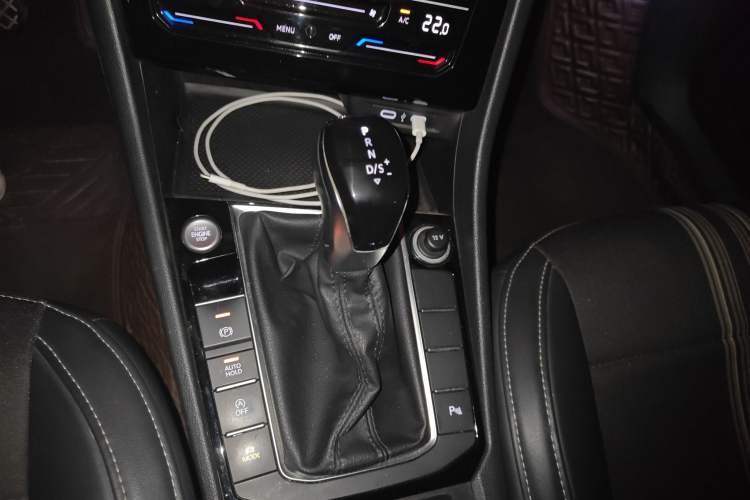 Used Volkswagen Sagitar 2021 280TSI DSG Excellence Edition Gear Lever