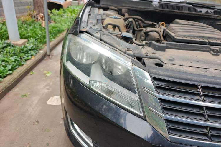 Used Volkswagen Lavida 2013 Restyled Classic 1.6L Manual Comfort Edition Right Front Headlight