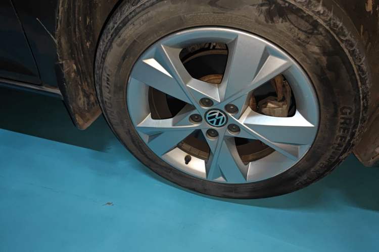 Used Volkswagen Bora 2015 Value Edition 1.6L Automatic Comfort Version