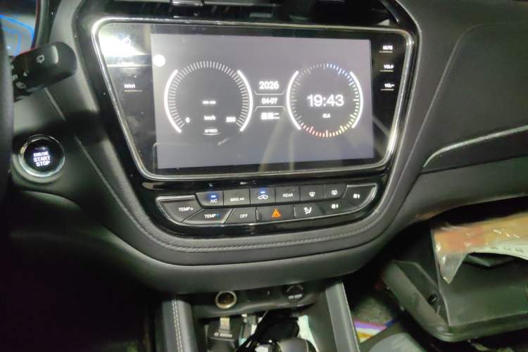 Used CHANGAN OSHAN A800 2017 1.5T Automatic ZhiZun Model Audio And AC Panel