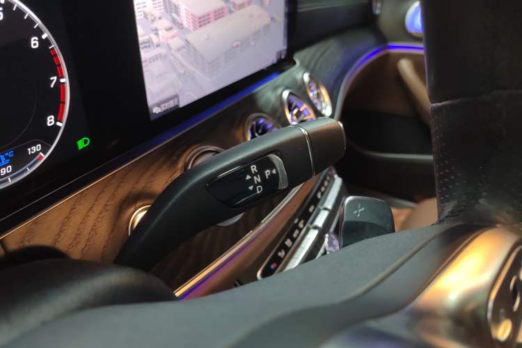 Used Mercedes-Benz E-Class 2020 E 300 L Sporty and Stylish Model Gear Lever