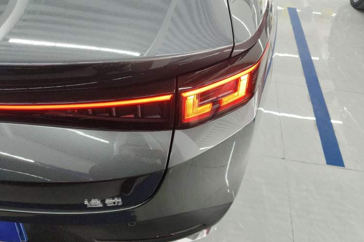 Used CHANGAN Eado 2025 Blue Whale 1.5T 500Bar Prestige Model
