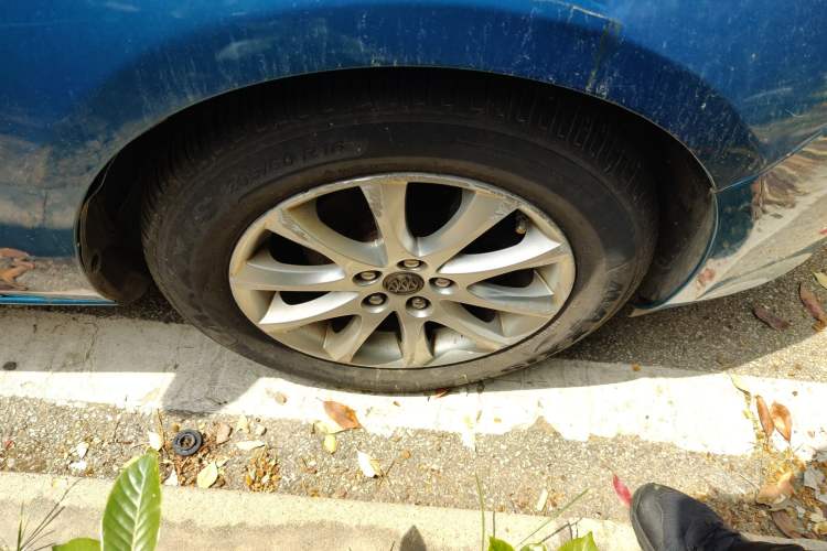 Used Buick GT 2012 XT 1.6L Manual Entry-Level Model