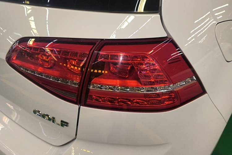 Used Volkswagen Golf 2016 1.6L Automatic Comfort Model Right Rear Taillight