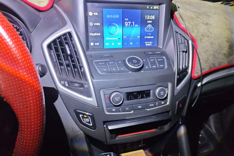 Used Dongfeng Aeolus AX7 2017 2.0L Automatic Zhiyu Trim