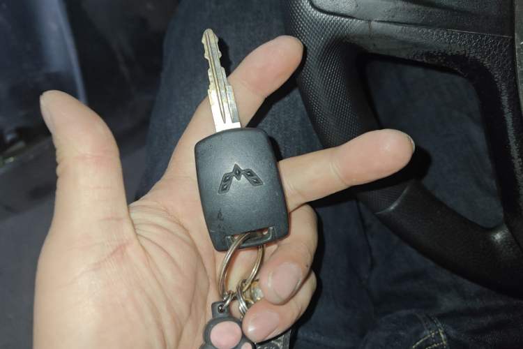 Used Wuling Rongguang V 2018 1.5L Standard Version Vehicle Key