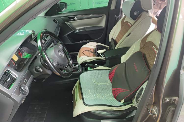 Used Volkswagen Cross Lavida 2014 1.6L Automatic Left Front Seat