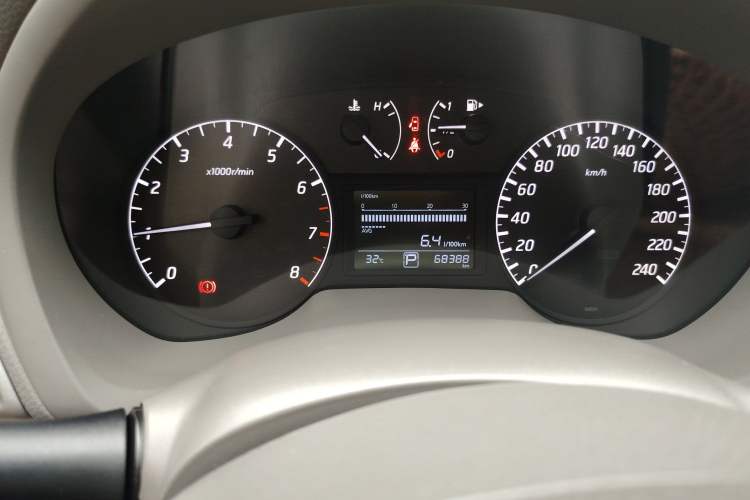 Used Nissan Sylphy 2014 1.6XV CVT Deluxe Edition Odometer Close Up