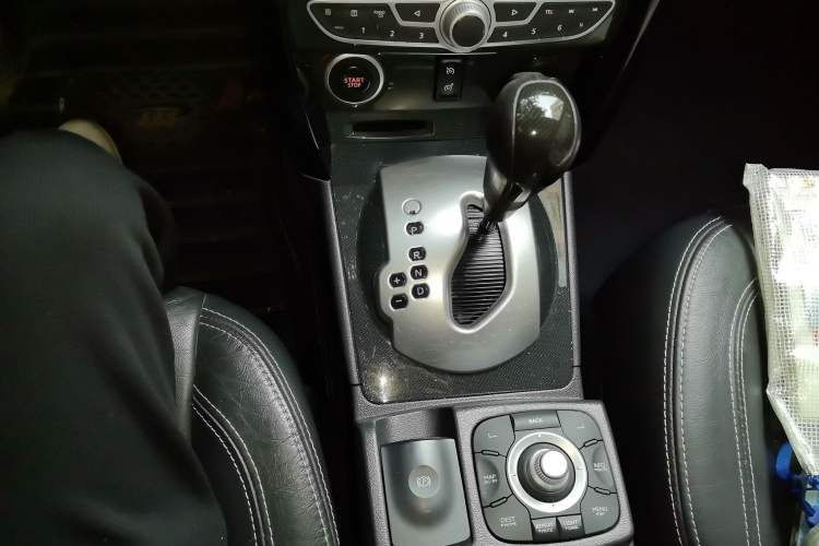 Used Renault Koleos 2012 2.5L Two-Wheel Drive Comfort Edition with Navigation