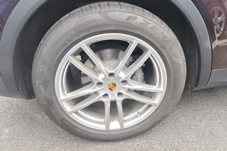 Used Porsche Cayenne 2018 Cayenne 3.0T Right Rear Wheel Hub