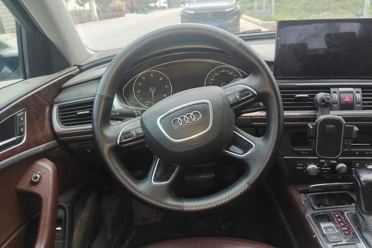 Used Audi A6L 2018 30th Anniversary Edition 35 TFSI Fashion Model Steering Wheel