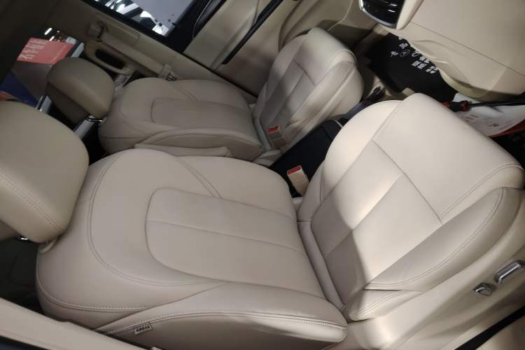 Used Buick GL8 2023 ES Lu Zun Deluxe Model
