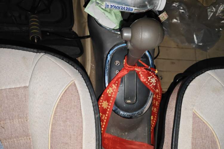 Used Nissan Sunny 2011 1.5XE CVT Comfort Edition Gear Lever