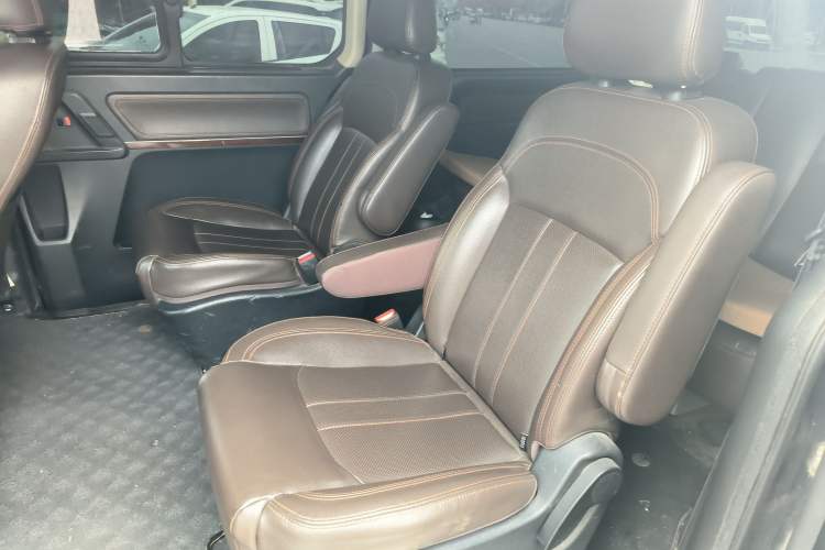 Used FORTHING Lingzhi PLUS 2021 2.0L Manual Luxury 7-Seater