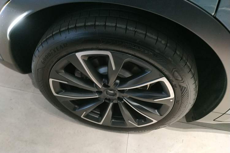 Used ONVO L60 2024 60 kWh Rear-Drive Version