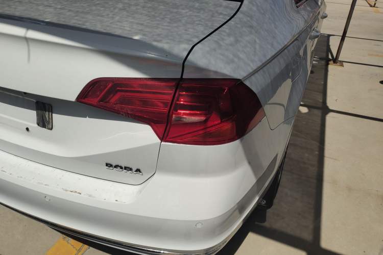 Used Volkswagen Bora 2017 1.6L Automatic Comfort Model Right Rear Taillight