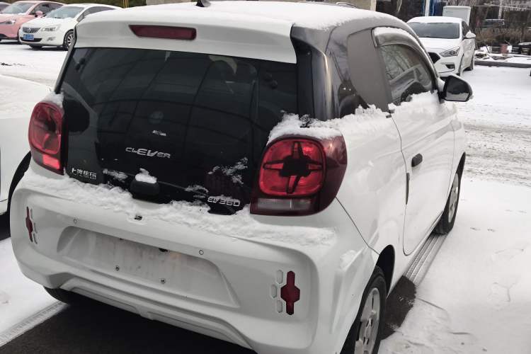 Used Roewe Clever 2021 302 km New Four-Seater Super-Efficient Version