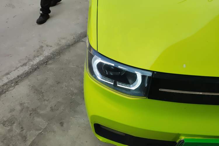 Used Wuling Hongguang MINIEV 2020 Zizai Version Lithium-NMC Right Front Headlight