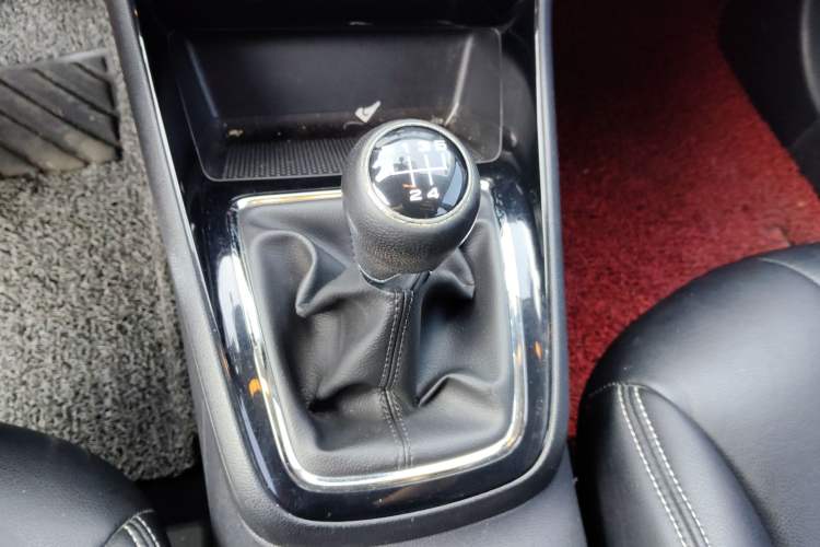 Used Roewe i5 2019 1.5L Manual 4G Connected Langyue Edition
