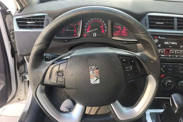 Used DS 6 2014 1.6T Elegant Version THP160